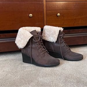 UGG Wedge Winter Boots